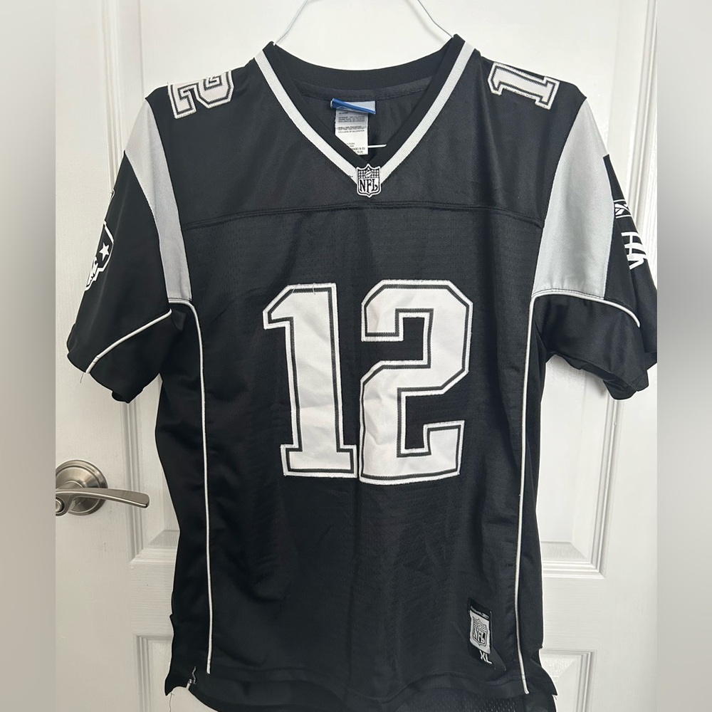 TOM BRADY NEW ENGLAND PATRIOTS BLACK FOOTBALL JERSEY